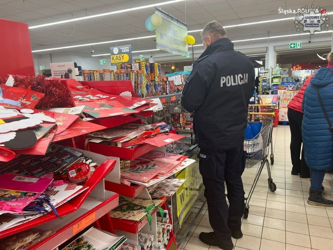 Dzielnicowi kontrolują sprzedaż fajerwerków: bezpieczeństwo na pierwszym miejscu