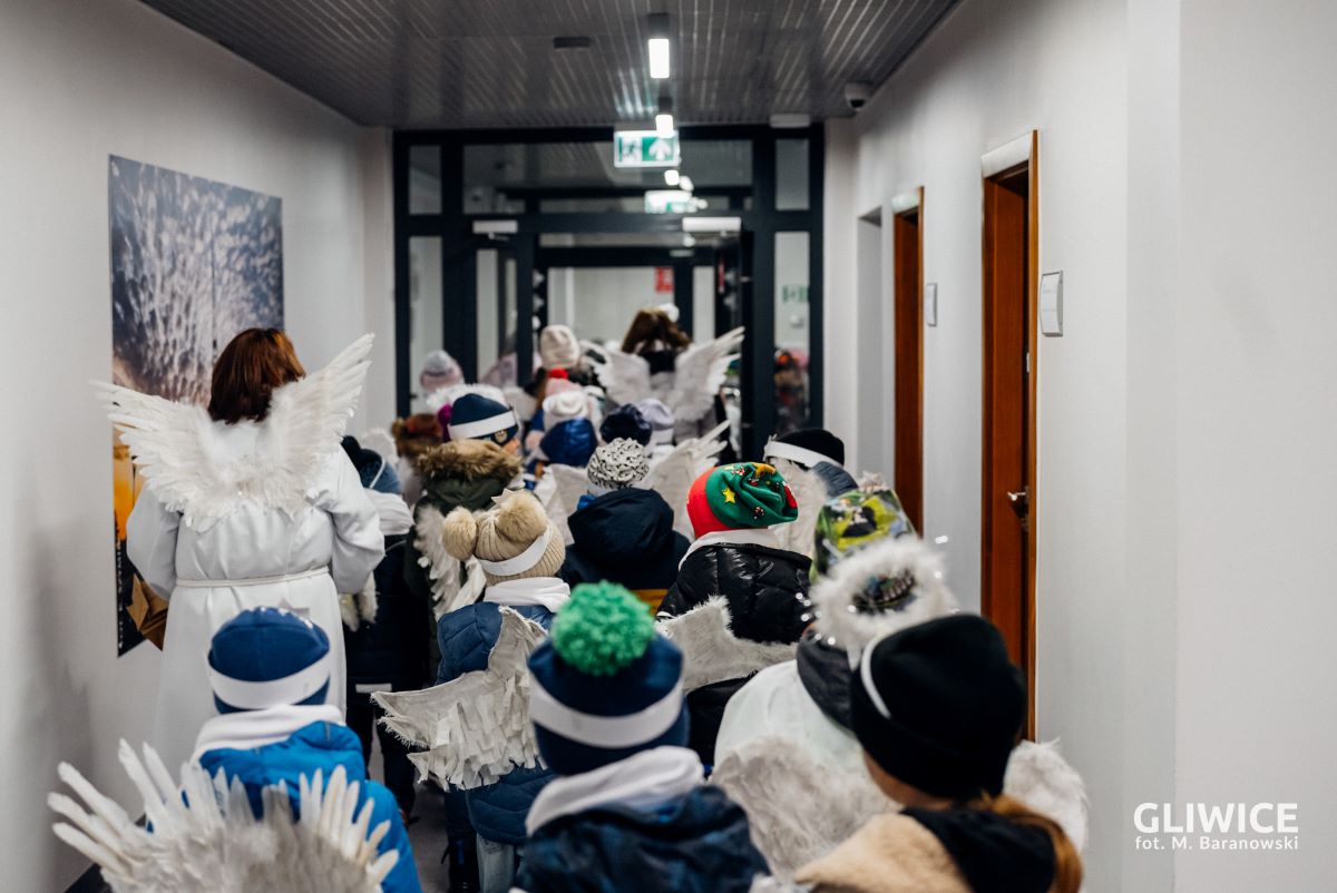 Rozśpiewany korowód przemaszerował w poniedziałek ulicami Gliwic