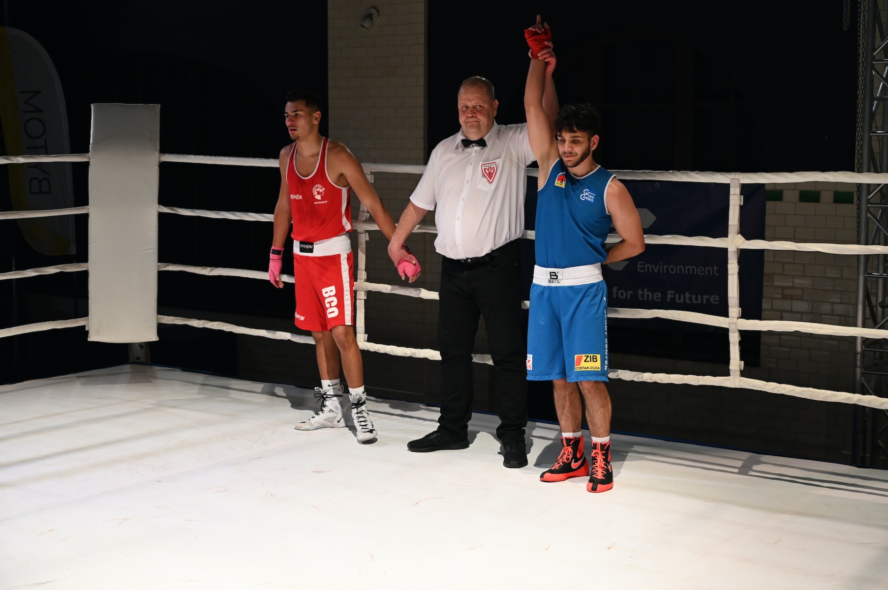 Młodzi pięściarze walczą o zwycięstwo na XVIII Memoriale Błażyńskiego 12