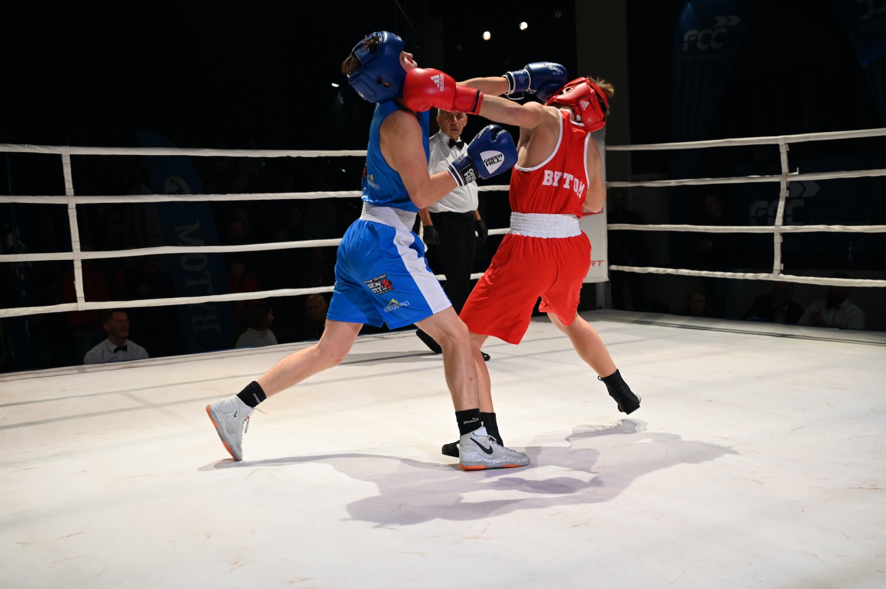 Młodzi pięściarze walczą o zwycięstwo na XVIII Memoriale Błażyńskiego 16