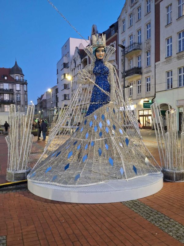 Bytomski Jarmark Świąteczny oficjalnie otwarty – magia Świąt na Rynku! 31