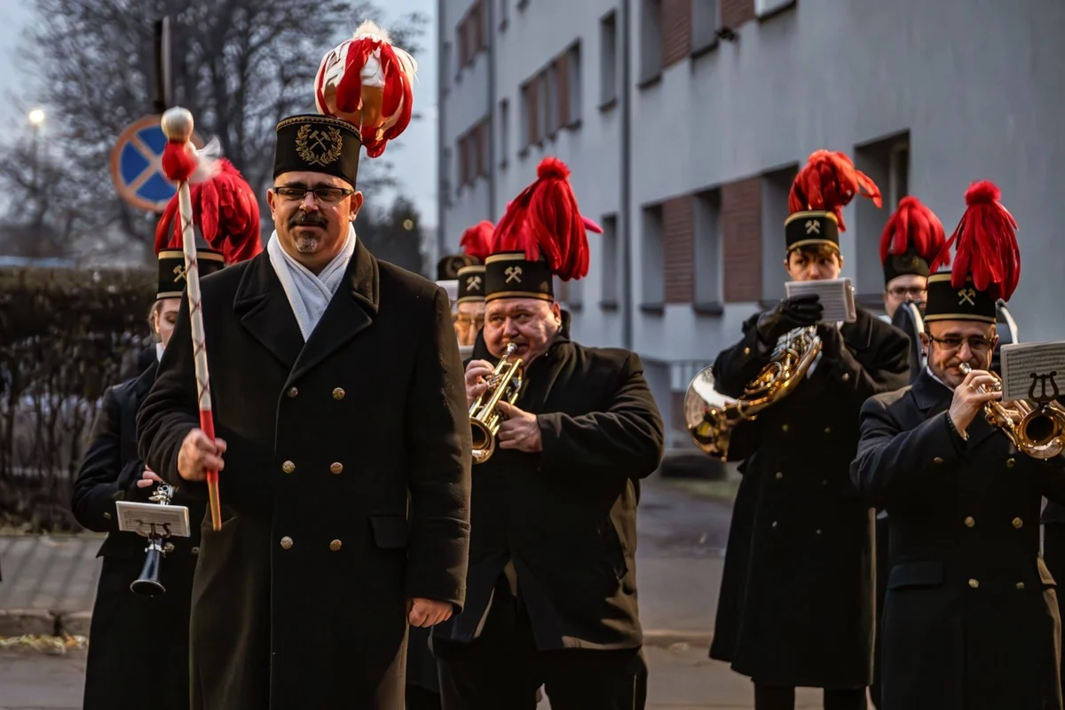 Górnicza Orkiestra obudziła Karbie! Obchody Barbórki w Bytomiu