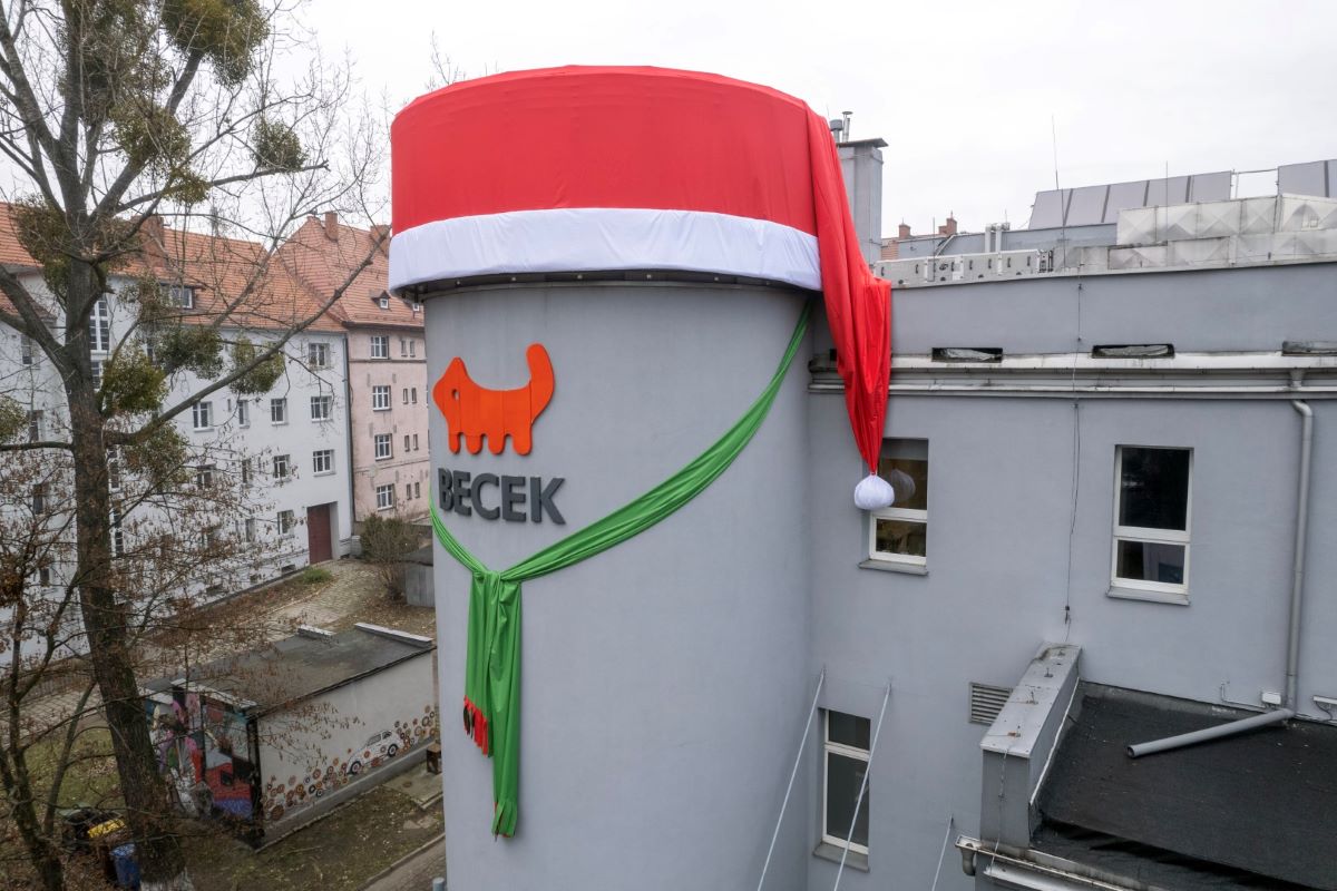 Bytom z największą czapką Mikołaja – wyjątkowa dekoracja na Mikołajki