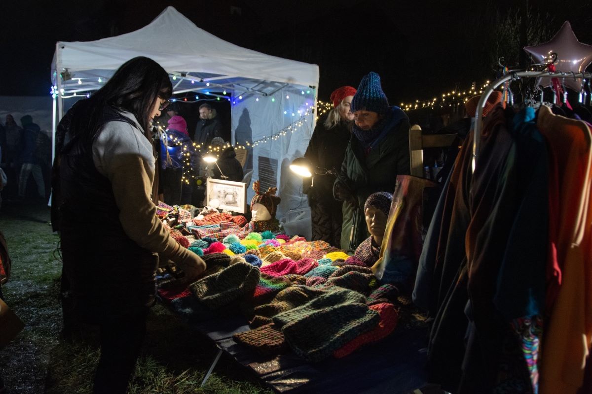 Rękodzieło, przysmaki i Mikołaj – świąteczny klimat w Szombierkach 1