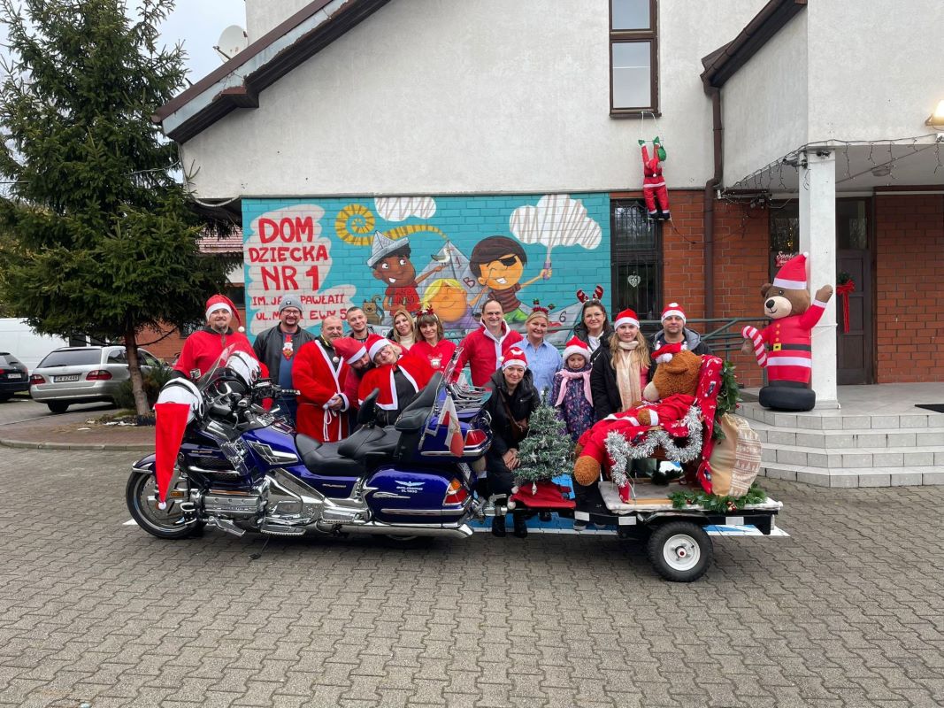 Mikołajki w Miechowicach: motocykliści z Bilkers Team zaskoczyli dzieci