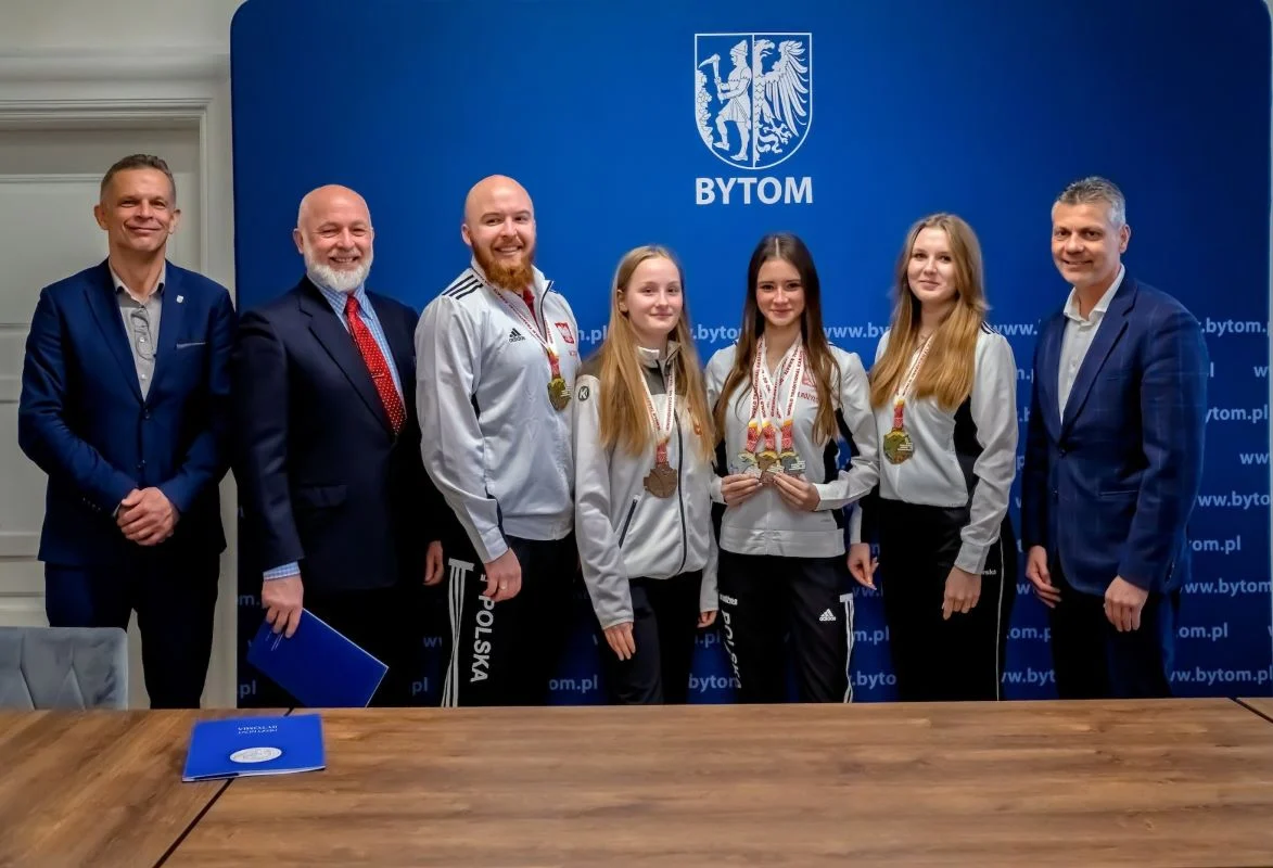 Mistrzowie Świata z Bytomia! Prezydent Wołosz pogratulował karatekom