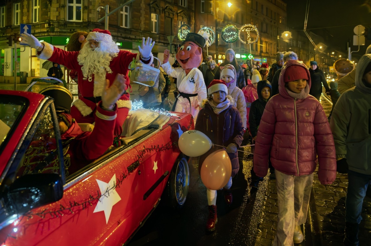 Świąteczna parada, koncerty i niespodzianki – Bytom tętni świąteczną atmosferą! 9