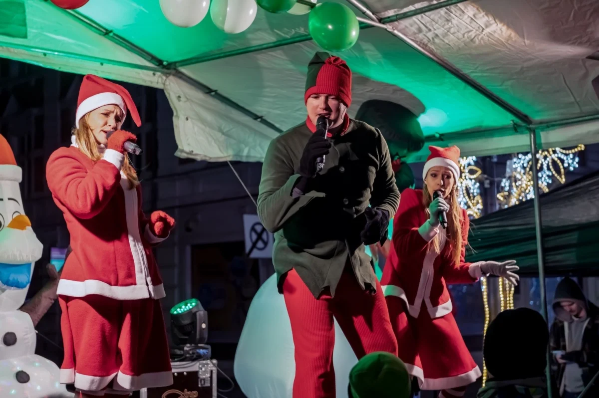 Świąteczna parada, koncerty i niespodzianki – Bytom tętni świąteczną atmosferą!