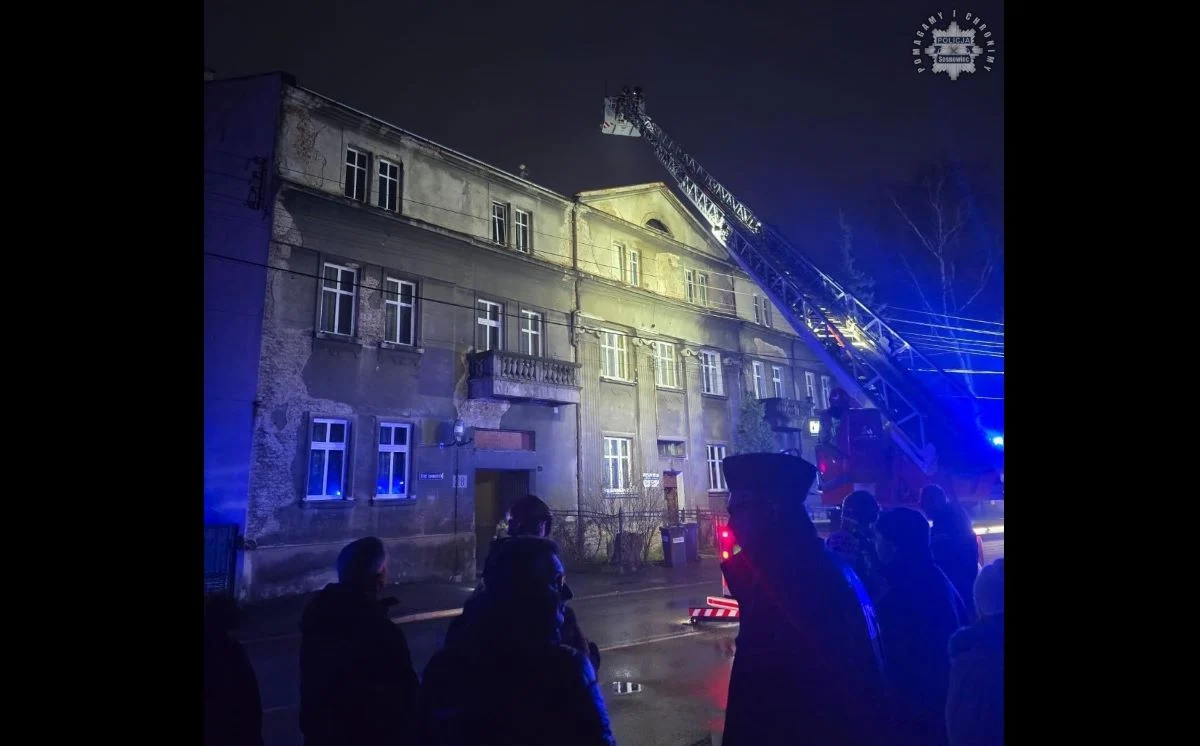 Pożar przy ulicy Orląt Lwowskich. Ewakuowano mieszkańców płonącej kamienicy