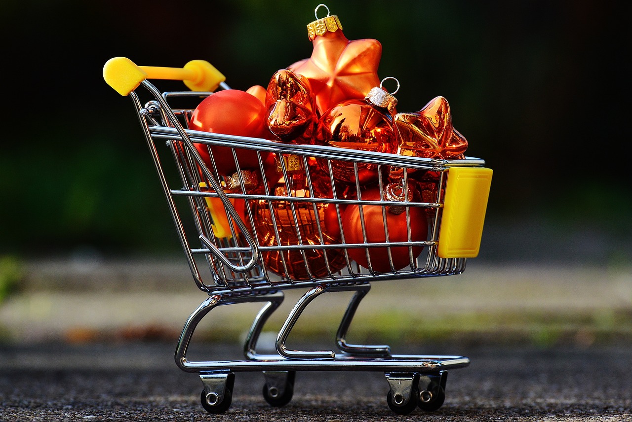 Bezpieczne zakupy przedświąteczne 2024. Pamiętajcie o kilku zasadach!