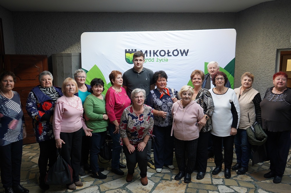 Seniorzy w Mikołowie uczyli się jak unikać internetowych oszustw