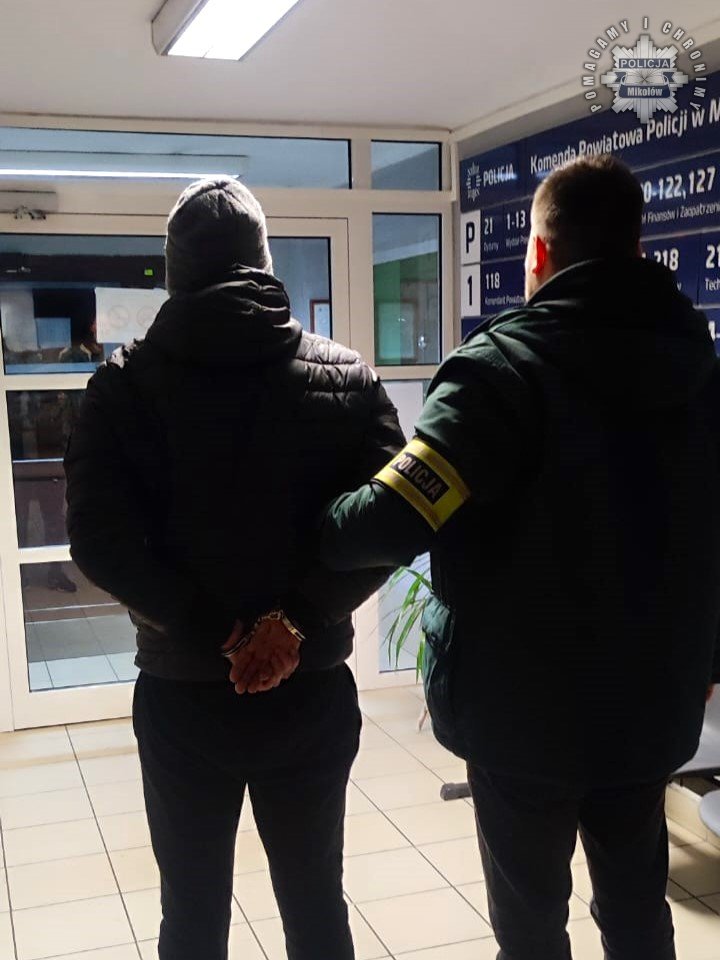 Nieuczciwy kurier z Mikołowa przywłaszczał sobie przesyłki. Teraz stanie przed sądem