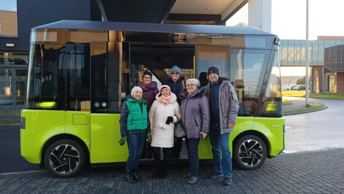 Seniorzy z Mikołowa uczestniczyli w próbnej jeździe samobieżnego autobusu!
