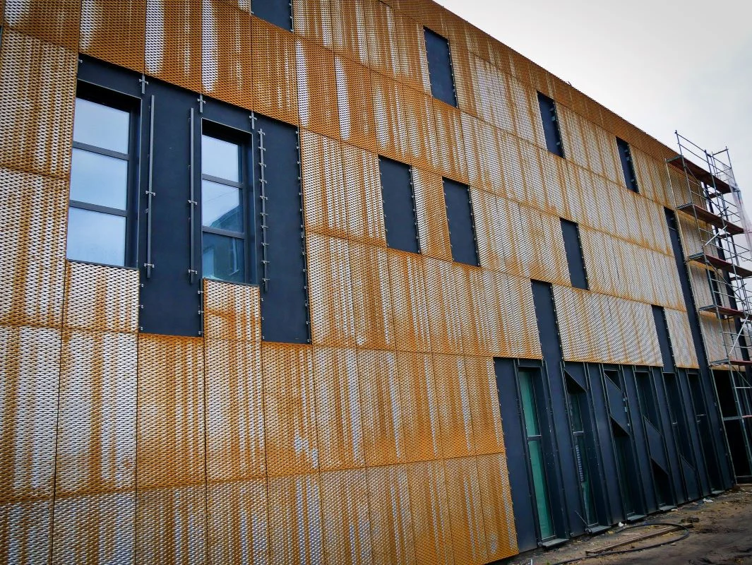 Prace wykończeniowe w Ognisku Pracy Pozaszkolnej – zobacz, co się zmienia