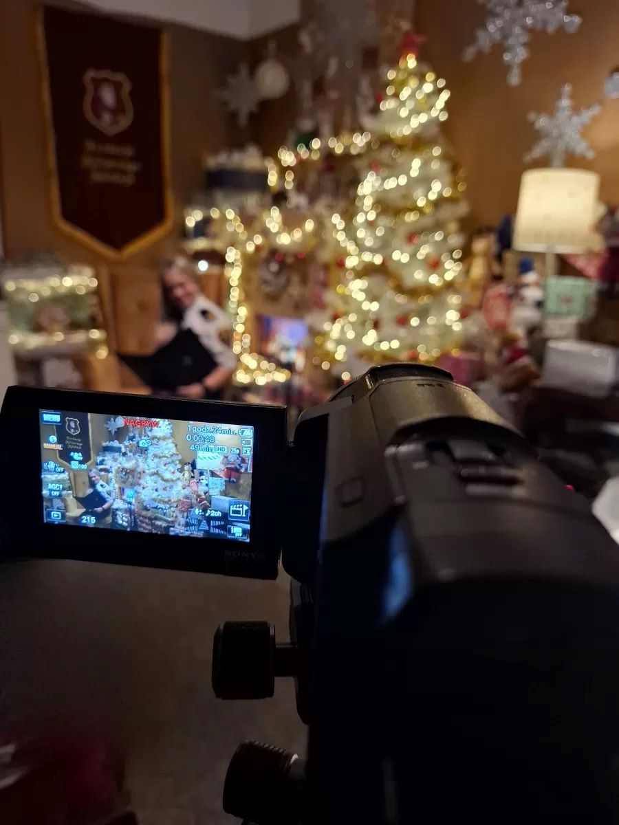 Katowickie strażniczki miejskie w projekcie 'Czytanki na dobranoc