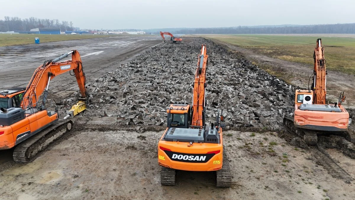 Lotnisko Muchowiec zyskało nowe ogrodzenie i modernizuje pas startowy