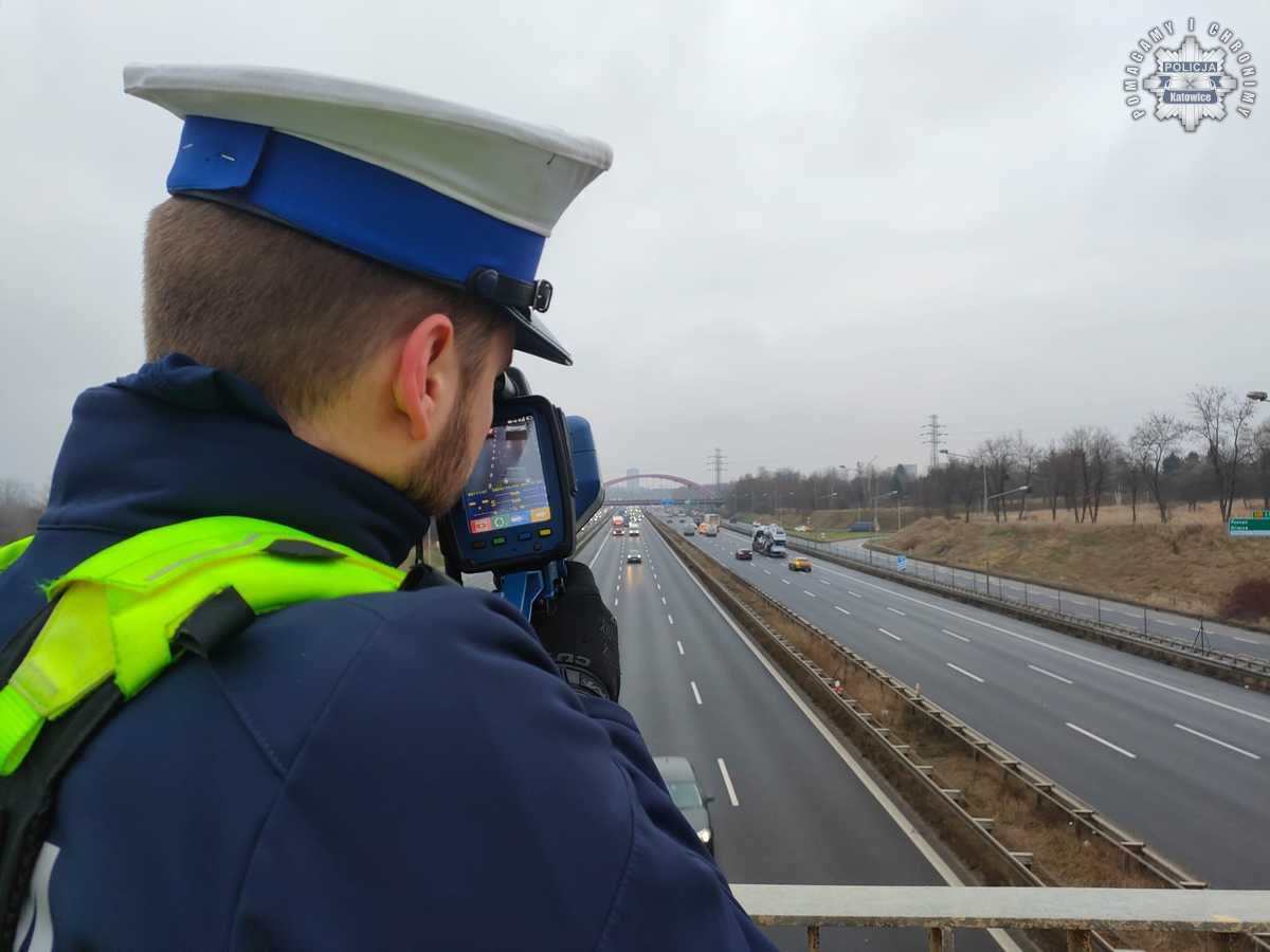 58 kierowców złamało przepisy dotyczące bezpiecznej odległości w Katowicach