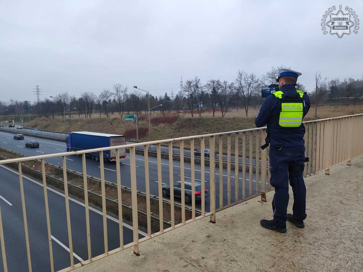 58 kierowców złamało przepisy dotyczące bezpiecznej odległości w Katowicach