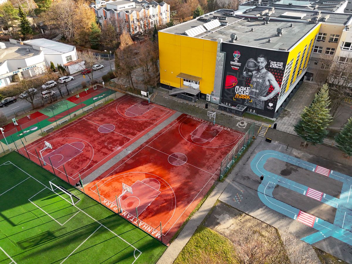 Mural Mateusza Ponitki promuje EuroBasket 2025 w Katowicach