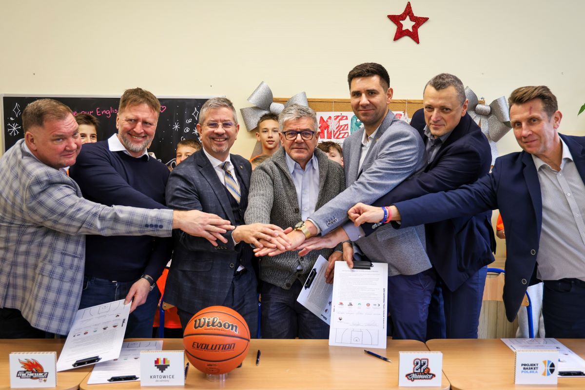 Mural Mateusza Ponitki promuje EuroBasket 2025 w Katowicach