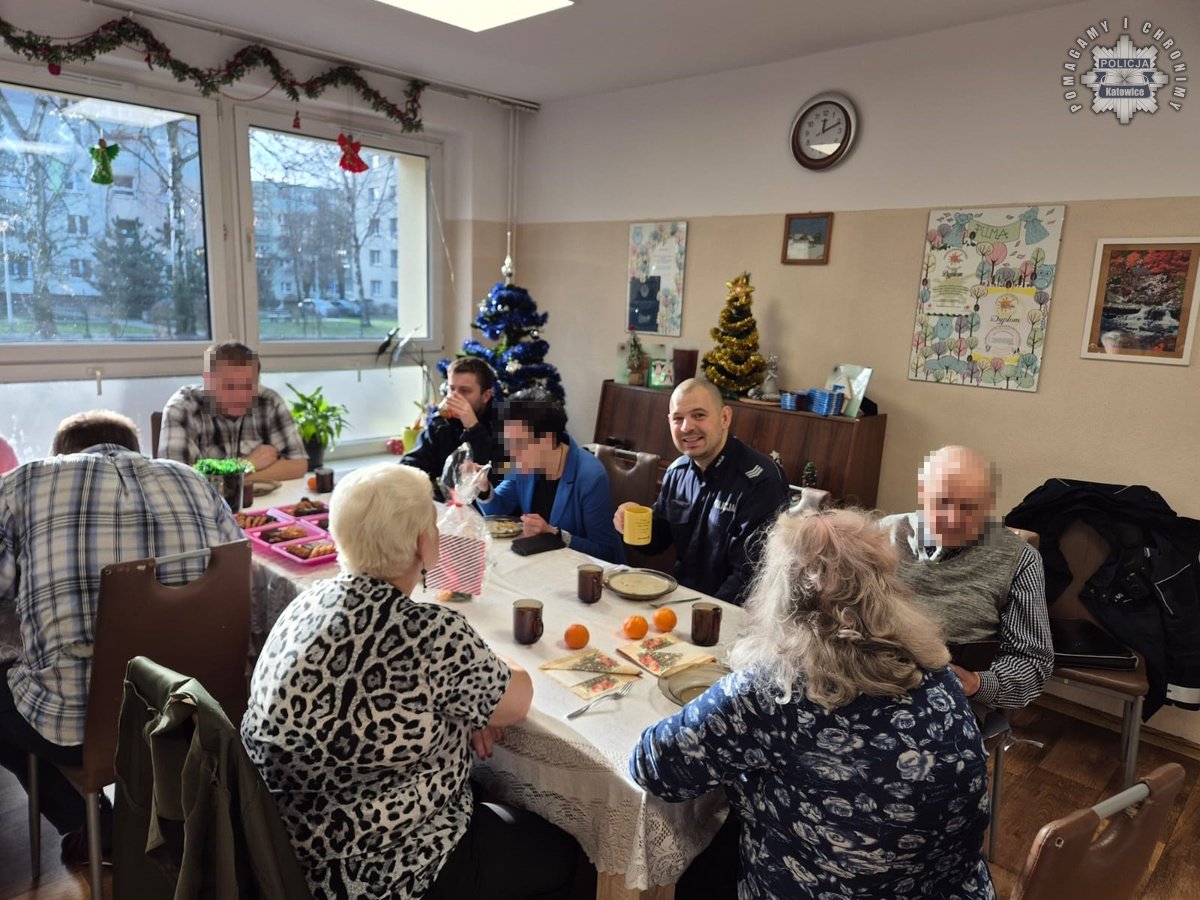 Wigilijne spotkanie z policją: cenne wskazówki dla starszych mieszkańców