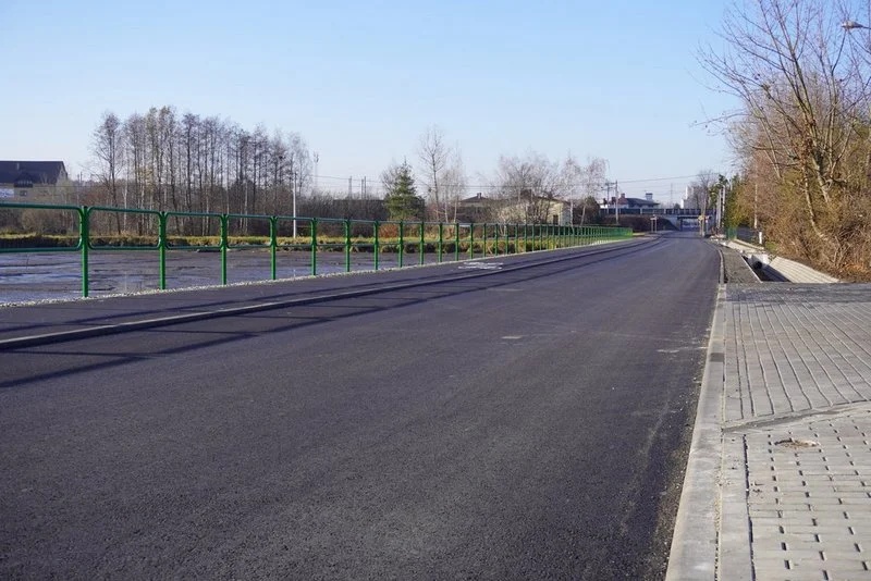 Do pałacu Baranowice bez problemu! Zakończono remont ul. Zamkowej [FOTO]