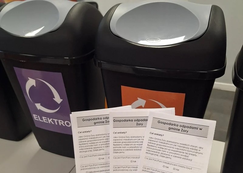 Warsztaty ekologiczne w SP nr 4 w Żorach – uczniowie uczyli się segregować odpady