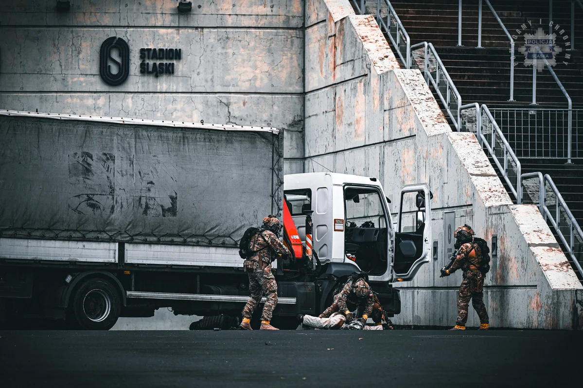 Symulacje terrorystyczne na Pyrzowicach i Stadionie Śląskim: jak służby reagowały?