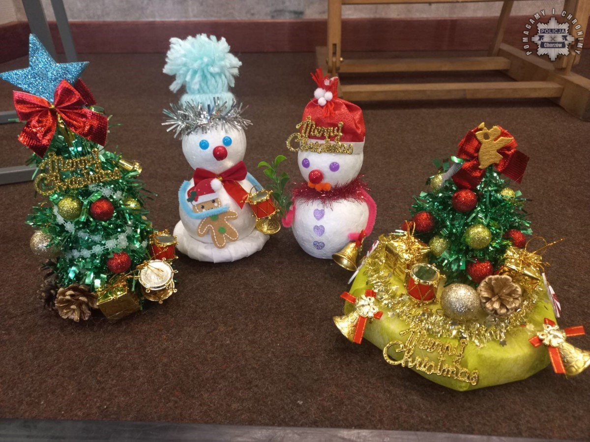 Świąteczna pomoc: Koalicja na rzecz bezpieczeństwa tworzy ozdoby dla hospicjum