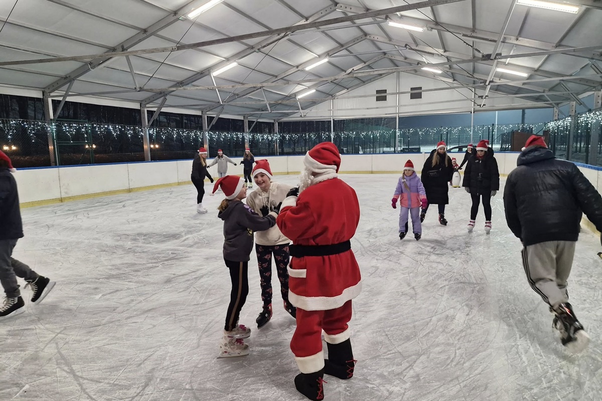 Otwarcie lodowiska OSiR Skałka 55