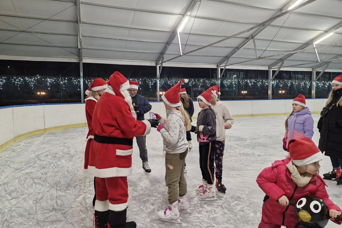 Otwarcie lodowiska OSiR Skałka 56