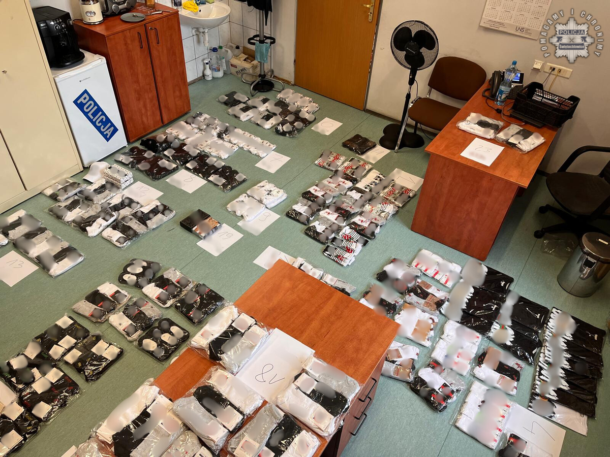 Świętochłowicki 16-latek stanie przed sądem za sprzedaż podrobionych ubrań