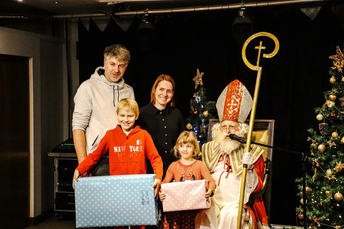 Magia świąt w ChCK – Święty Mikołaj odwiedził dzieci