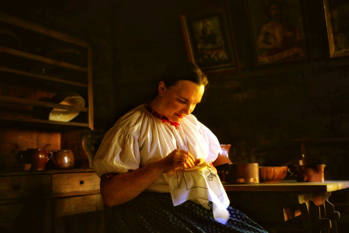 Historia bożonarodzeniowych przygotowań: kobiety w centrum świątecznej krzątaniny w MGPE