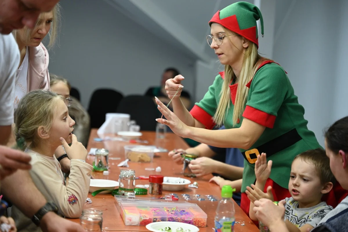 Świąteczne warsztaty i niespodzianki dla małych pacjentów Zespołu Szpitali Miejskich