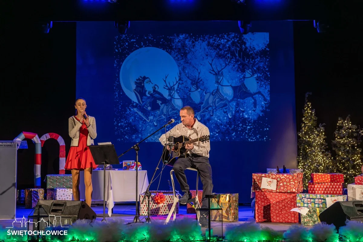 Święty Mikołaj obdarował dzieci w Centrum Kultury Śląskiej