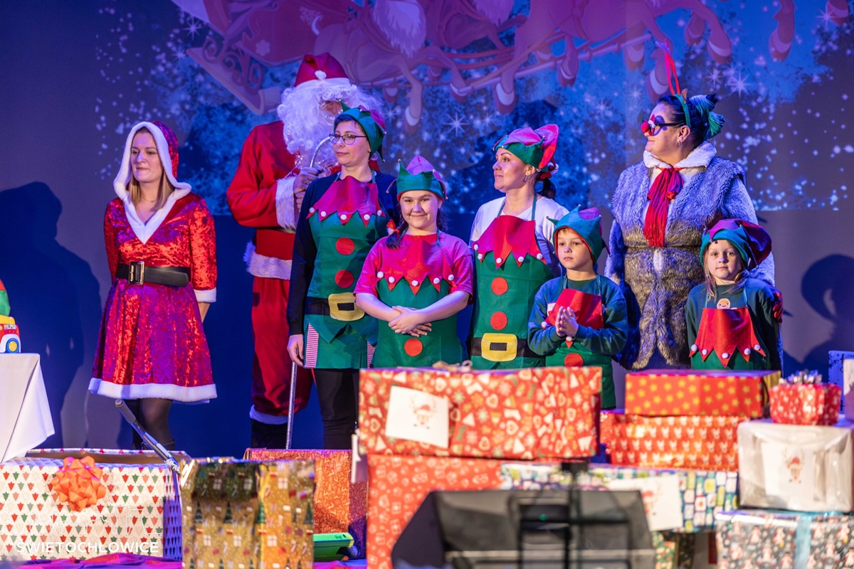 Święty Mikołaj obdarował dzieci w Centrum Kultury Śląskiej