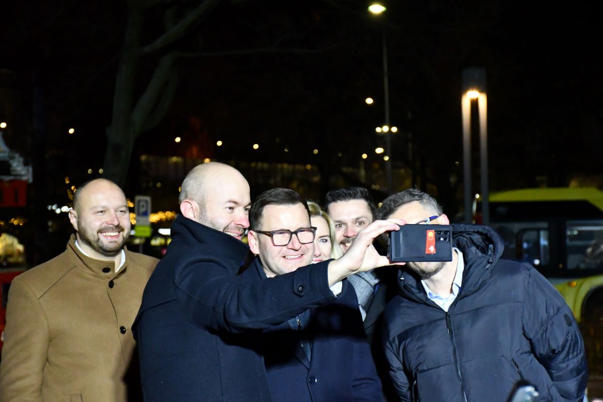 Strojenie miejskiej choinki 36