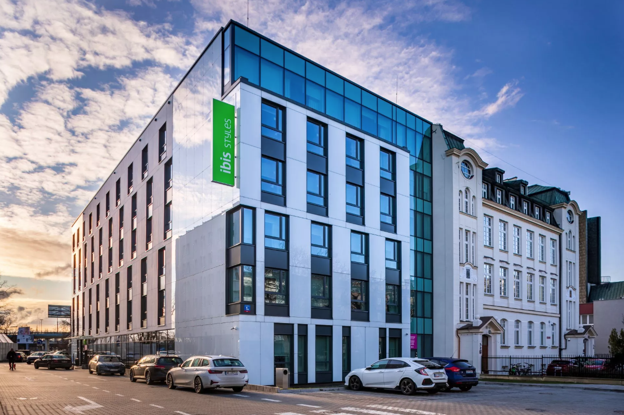 Szkło, szkło, szkoło - czy to już nie przeżytek w architekturze?