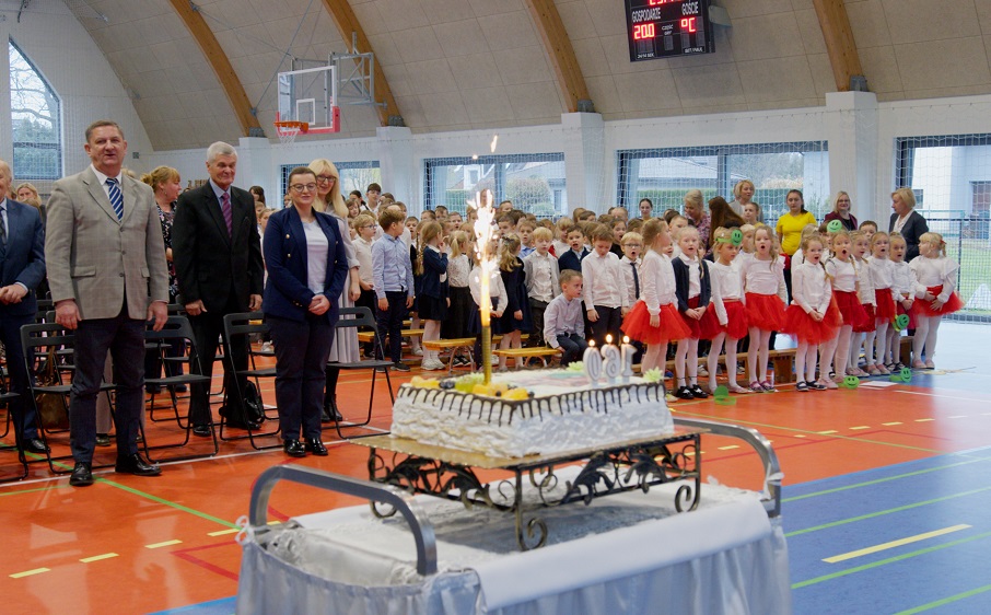 Szkoła Podstawowa nr 32 w ZSP nr 8 w Zabrzu obchodziła jubileusz 160-lecia