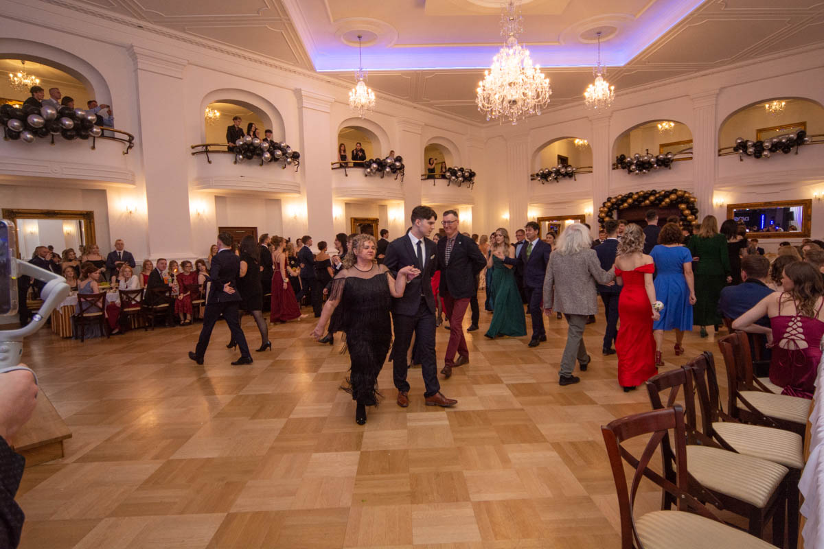 Studniówka uczniów "Mickiewicza" 13