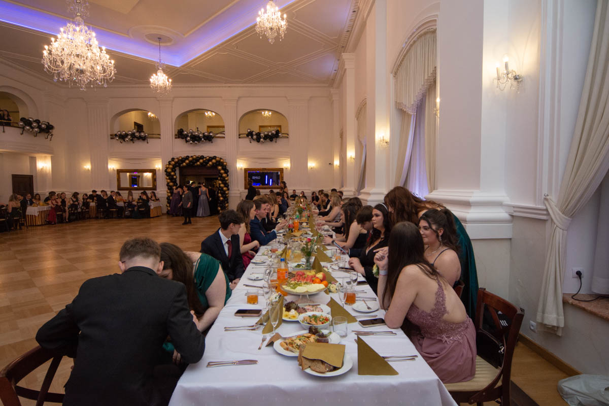 Studniówka uczniów "Mickiewicza" 18