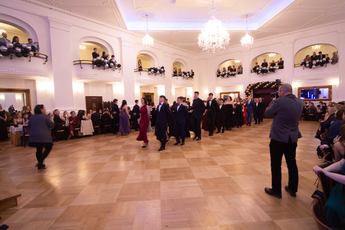 Studniówka uczniów "Mickiewicza" 21