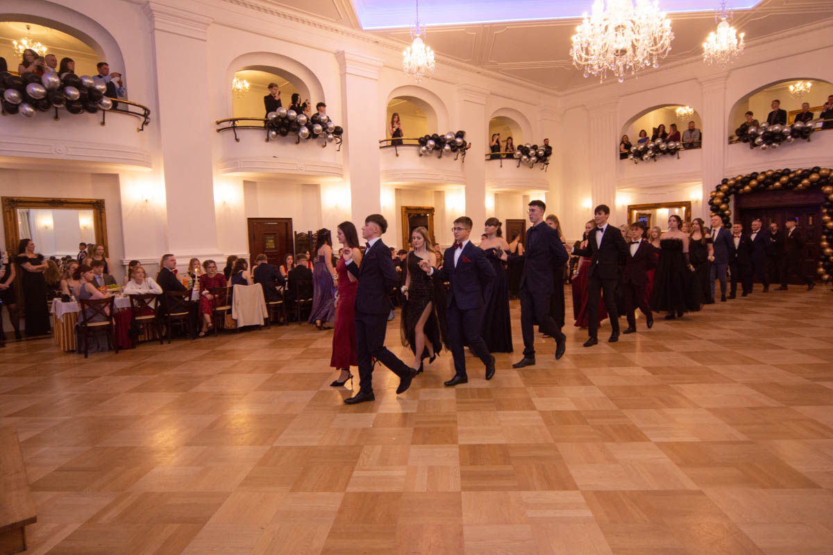 Studniówka uczniów "Mickiewicza" 23