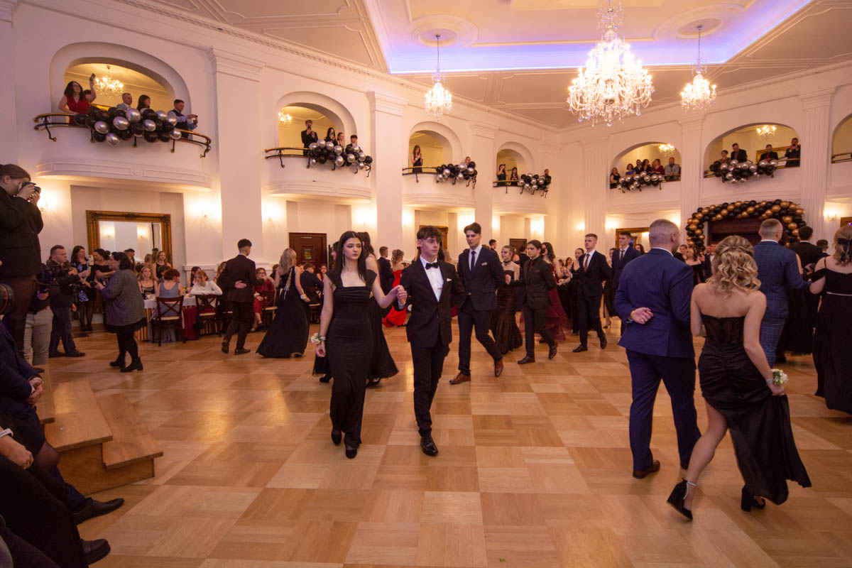 Studniówka uczniów "Mickiewicza" 24