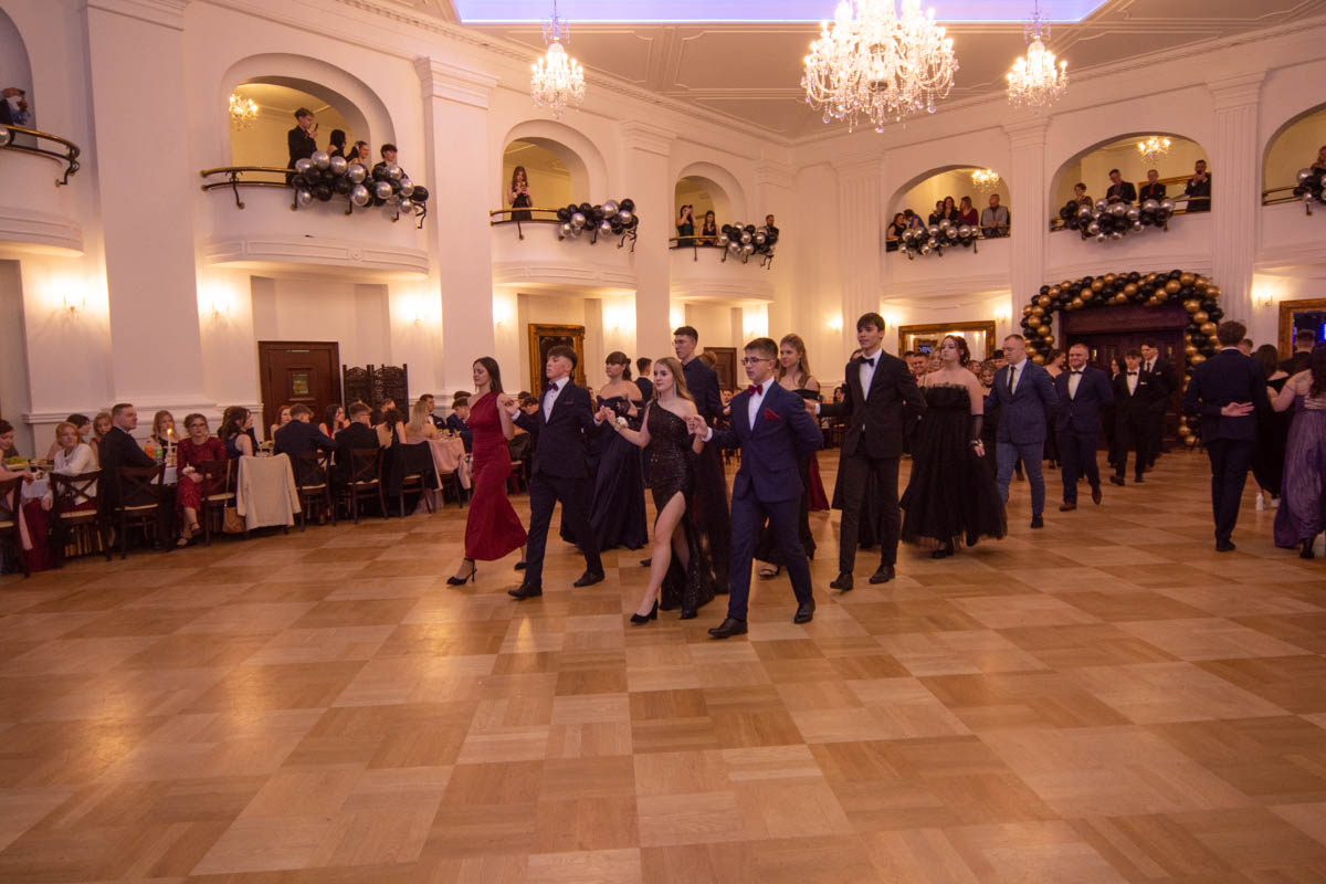 Studniówka uczniów "Mickiewicza" 25