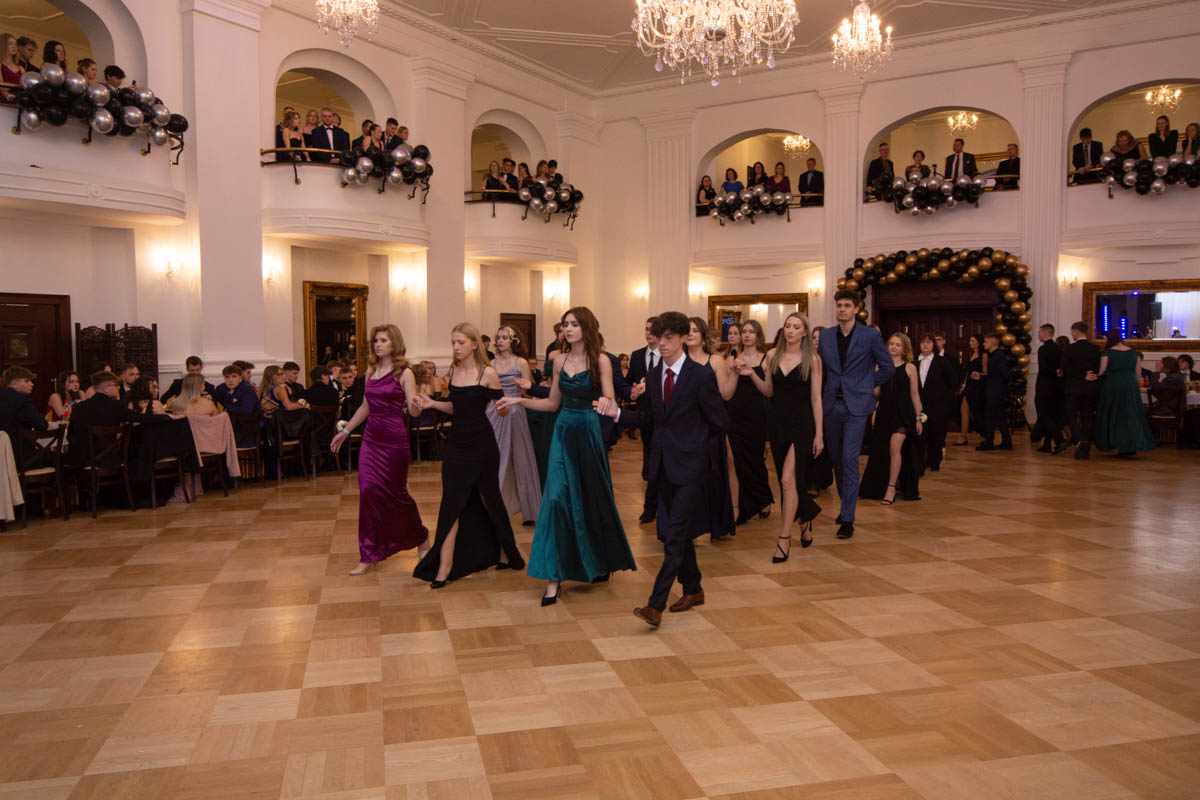 Studniówka uczniów "Mickiewicza" 35