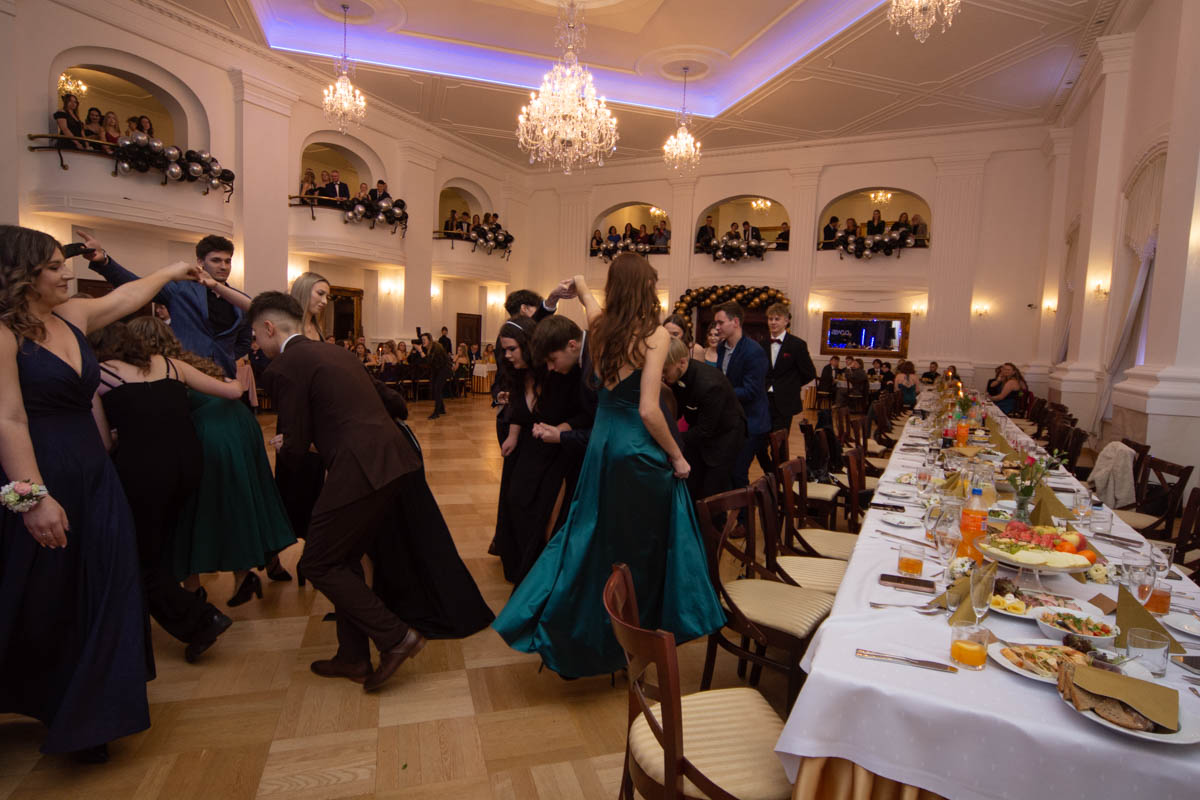 Studniówka uczniów "Mickiewicza" 36