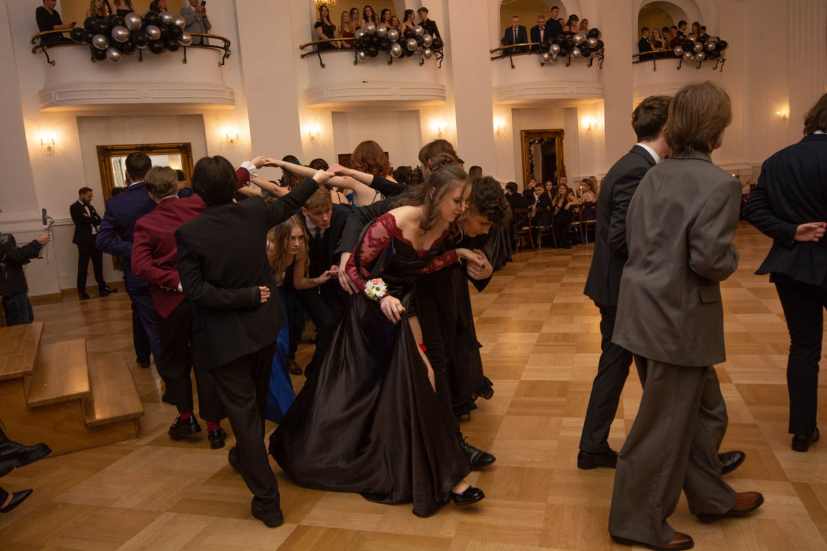 Studniówka uczniów "Mickiewicza" 43