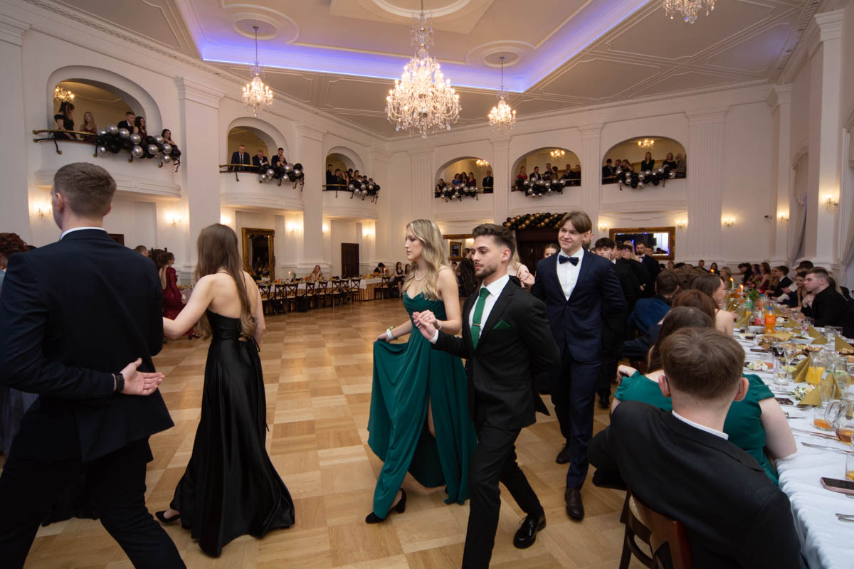 Studniówka uczniów "Mickiewicza" 46